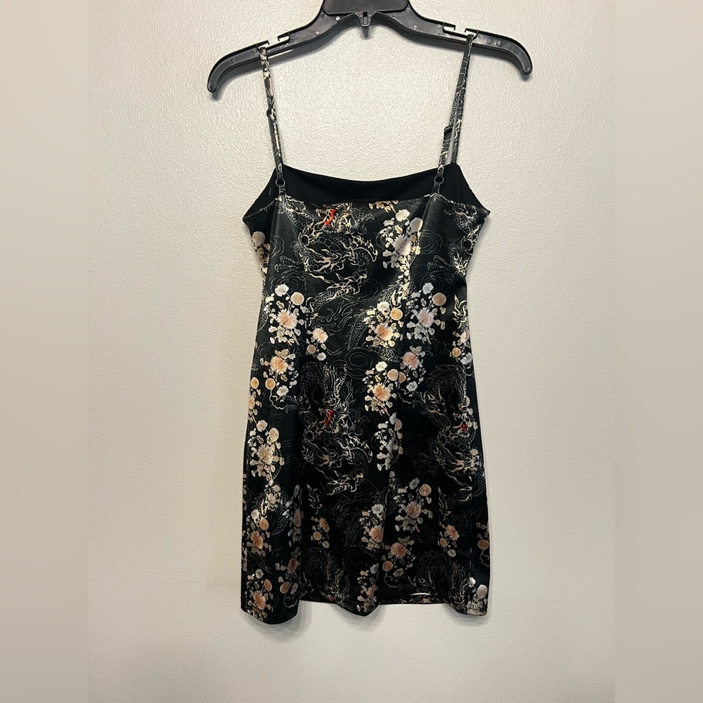 Urban Outfitters Black Dragon Print Sateen Twill Mini Dress Size Medium Gothic - Picture 6 of 7